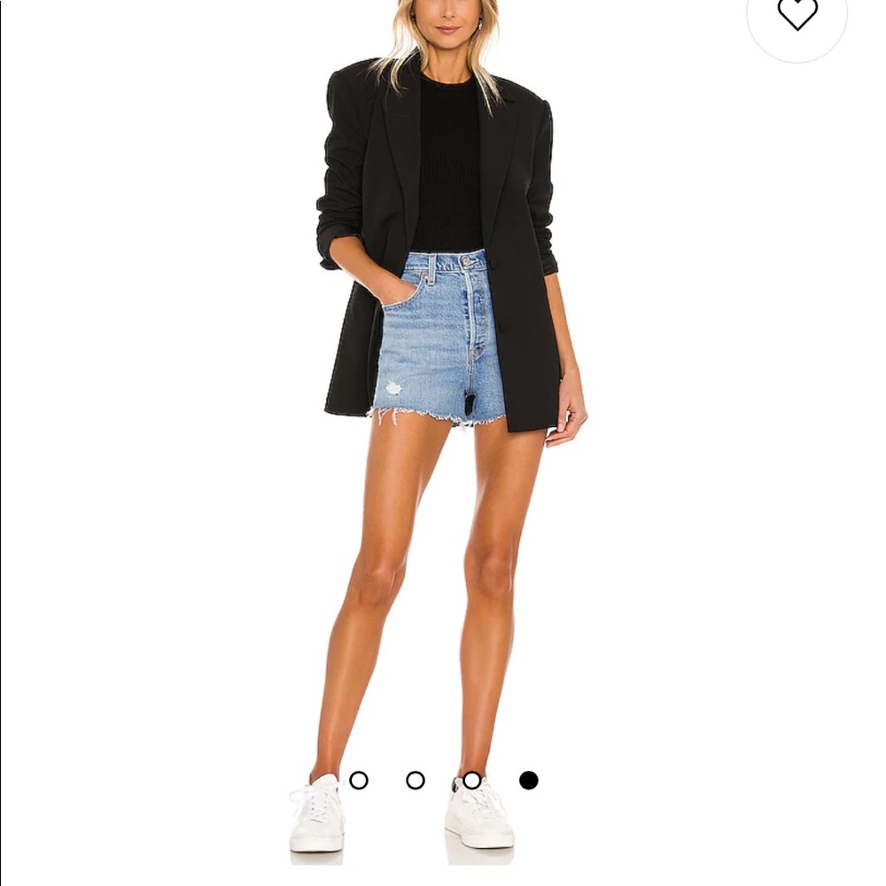 Levi Ribcage Short in Tango Beach (new without tags)